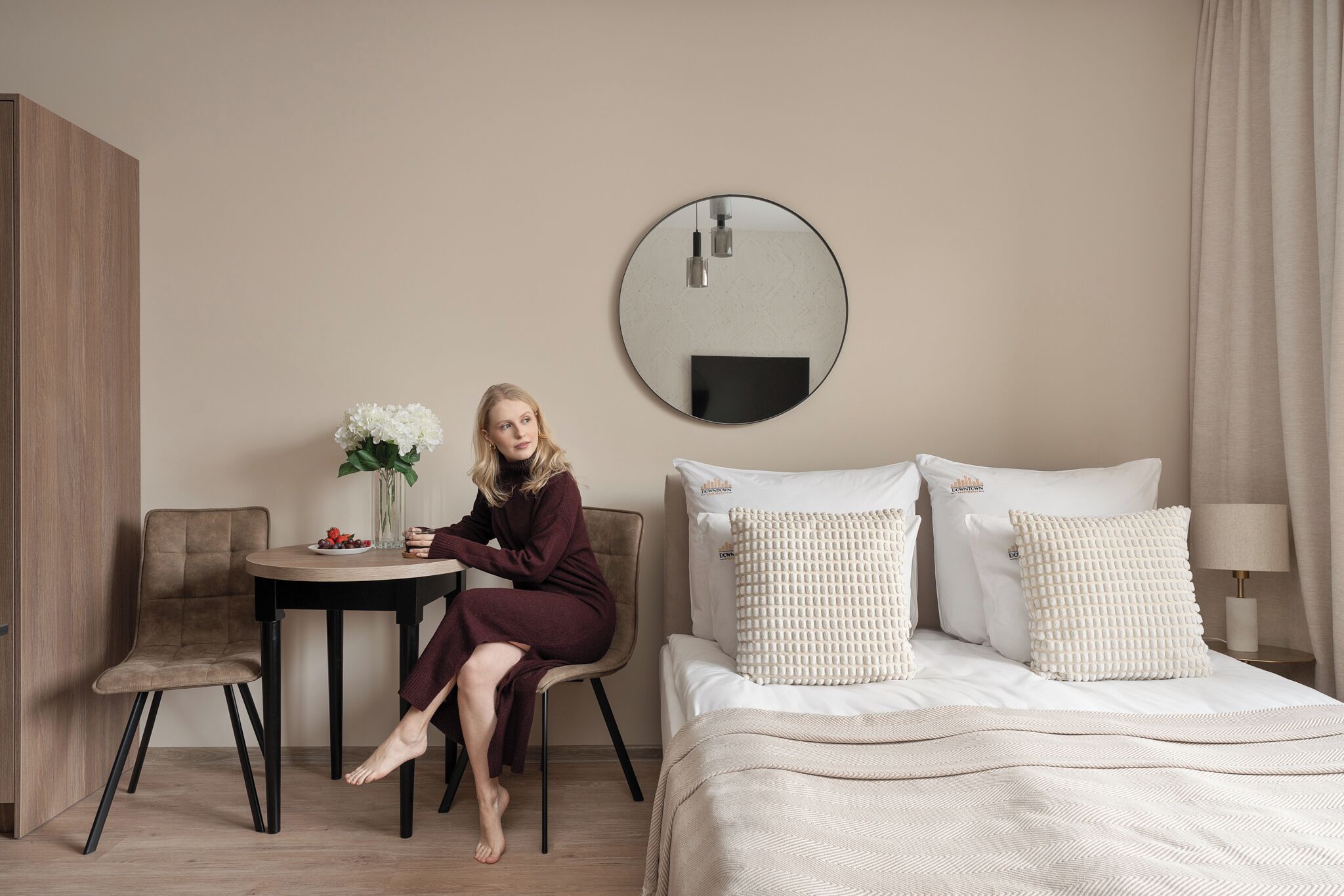 Deluxe Studio Suite, 1 Double Bed | Living area | Flat-screen TV