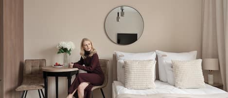 Suite Studio Deluxe, 1 lit double | Coin séjour | Télévision à écran plat