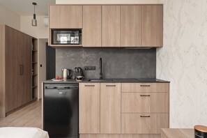 Deluxe Studio Suite | Private kitchenette | Fridge, microwave, stovetop, coffee/tea maker - Pułaskiego Boutique by Downtown Apartments (Kraków)