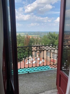 Comfort Double Room, Balcony, Pool View - hotel Villa Conte Riccardi (Rocca D'Arazzo)