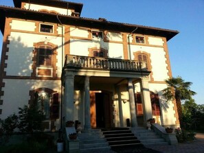 Unclassified image, 4 of 34, button - hotel Villa Conte Riccardi (Rocca D'Arazzo)