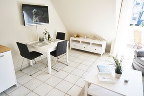 Dining - Cozy vacation apartment on the 1st floor in a quiet location in Wenningstedt (Wenningstedt)