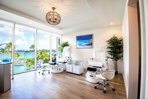 Fitness facility - Margaritaville Waterpark Jacuzzi One Bedroom King Suite (Nassau)