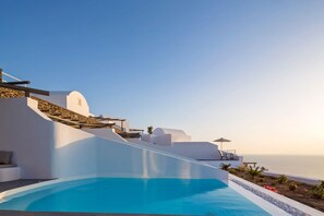 Pool - Villa Brytheia, Divine Sea Views, Private Pool, Santorini (Santorini)