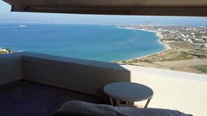 Property grounds - Elegant Naxos Villa | Villa Eirini | 7 Bedrooms | Private Pool | Gorgeus Sea. (Plaka)