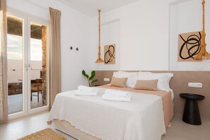 Room - Wonderful Sifnos Villa | Villa Majesty | Private Pool with Jets | Sea Front |. (Sifnos)