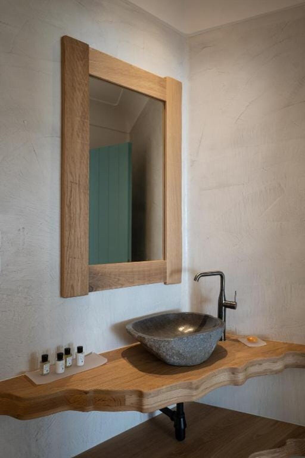 Shower, towels, soap, shampoo