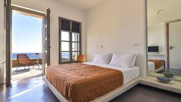 1 bedroom, in-room safe, iron/ironing board, free WiFi