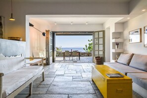 Music library, stereo - Lavish Tinos See Front Villa | Villa Areti | 2 Bedrooms | Breathtaking Sea. (Tinos)