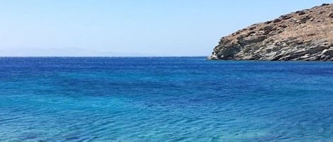 靠近海滩、沙滩椅