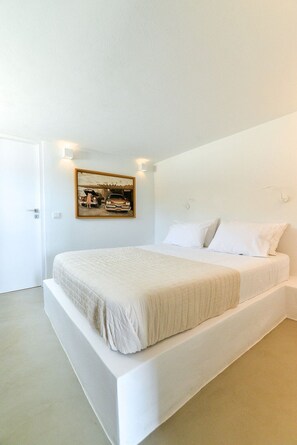 1 bedroom, in-room safe, iron/ironing board, free WiFi - Dazzling Tinos See Front Studio | Domus Elia Studio | Breathtaking Sea Views |. (Tinos)