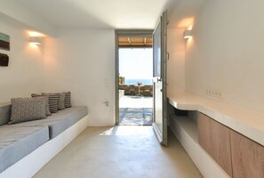 Interior - Dazzling Tinos See Front Studio | Domus Elia Studio | Breathtaking Sea Views |. (Tinos)