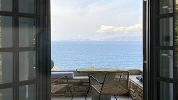1 bedroom, in-room safe, iron/ironing board, free WiFi