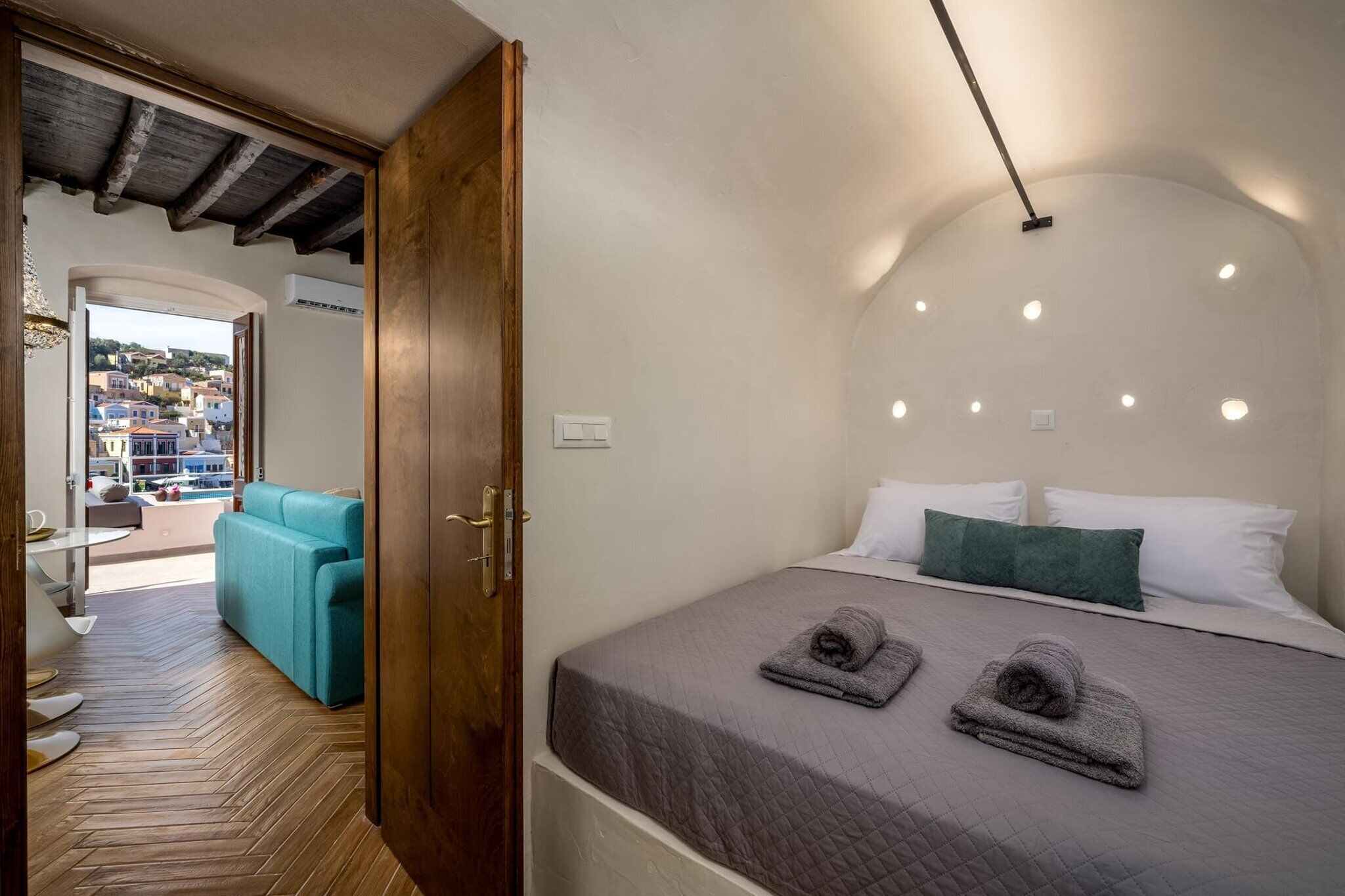 1 bedroom, in-room safe, iron/ironing board, free WiFi