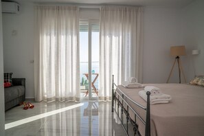 1 bedroom, in-room safe, iron/ironing board, free WiFi