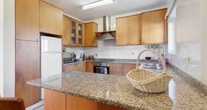 Holiday Home 'Dunas Das Marinhas' with Sea View, Private Terrace and Wi-Fi