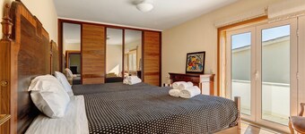 Holiday Home 'Dunas Das Marinhas' with Sea View, Private Terrace and Wi-Fi