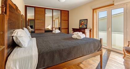 Holiday Home 'Dunas Das Marinhas' with Sea View, Private Terrace and Wi-Fi