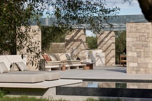 Property grounds - Villa Maelira, 6 BDR, Private Heated Pools, Furnished Terraces, Lefkada (Lefkada)