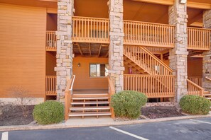 Apartment (2 Bedrooms) | Interior - Golfers Oasis w/ Pool! 3 Mi to Table Rock Lake (Branson)
