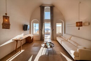 Living area - Phoebeia Suite, Hot Tub & Caldera View, Imerovigli (Santorini)
