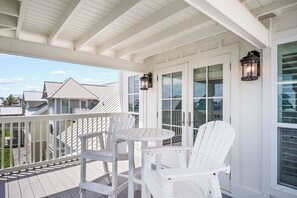 Property grounds - Salty Lashes | Charming Coastal Retreat Near Keira’s Pool and the Lake (Port Aransas)