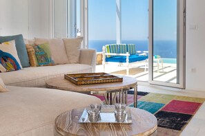 TV, stereo - Aegle Seafront Villa, 3 Bedrooms, Private Infinity Pool, Agios Stefanos, Syros (Syros)