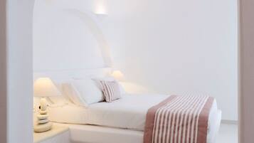 2 bedrooms, in-room safe, iron/ironing board, free WiFi