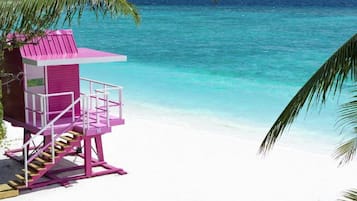 Plage à proximité, chaises longues