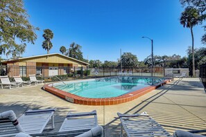 Apartment (2 Bedrooms) | Interior - Sun, Sand & Poolside Relaxation! Ormond Beach Unit (Ormond Beach)