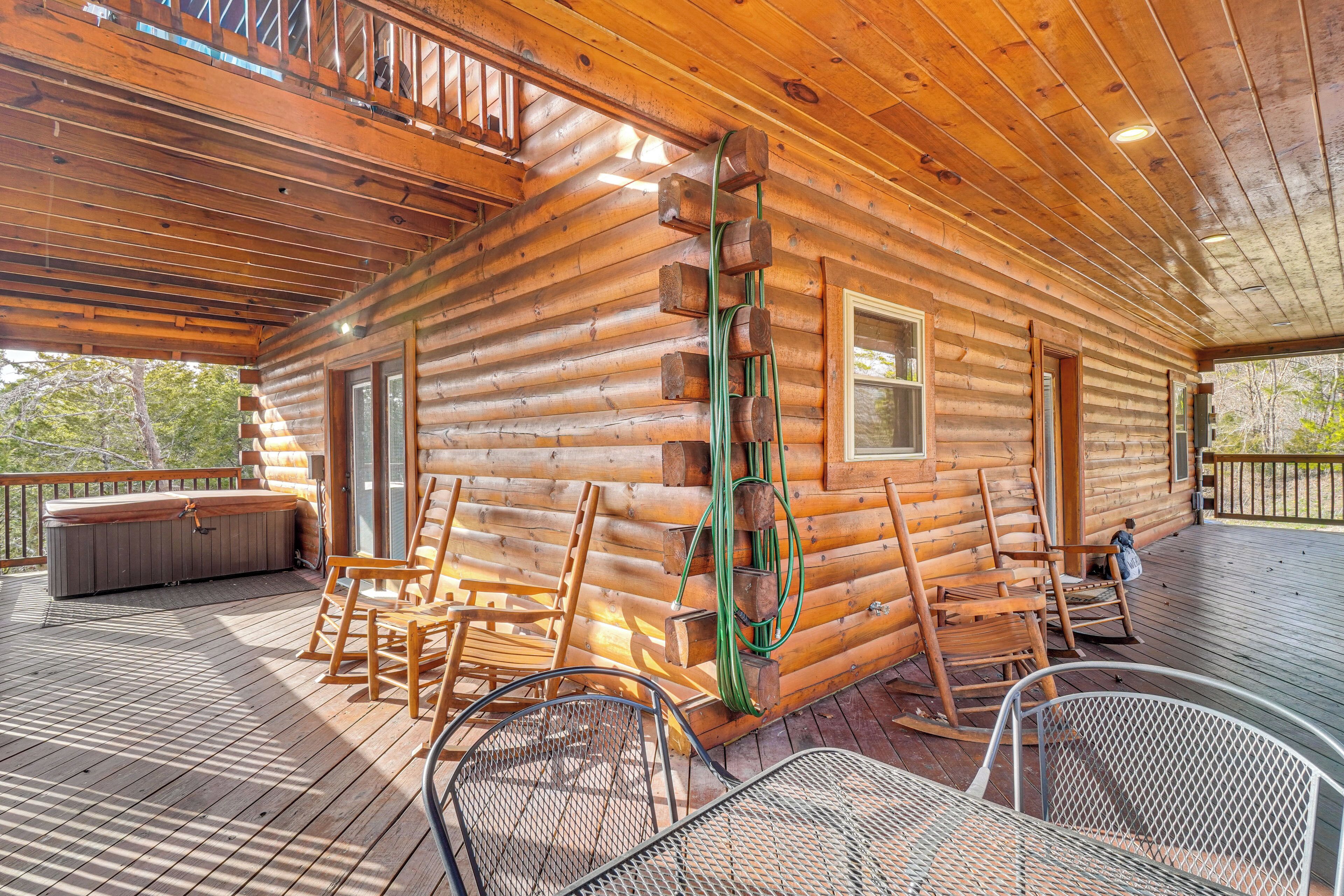 House (5 Bedrooms) | Interior