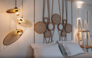 2 chambres, coffre-fort, fer et planche à repasser