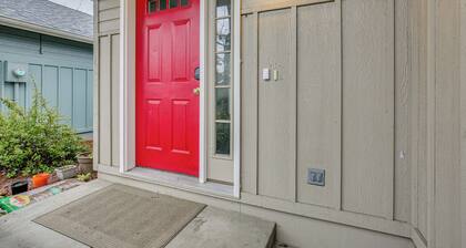 Willamette Wine Country Stay! Walk to Rainbow Lake