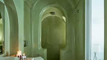 Shower, towels, soap, shampoo