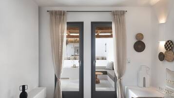 TV, music library, stereo