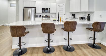 8 Mi to Ttu! Pet-friendly Home w/ Patio & Yard