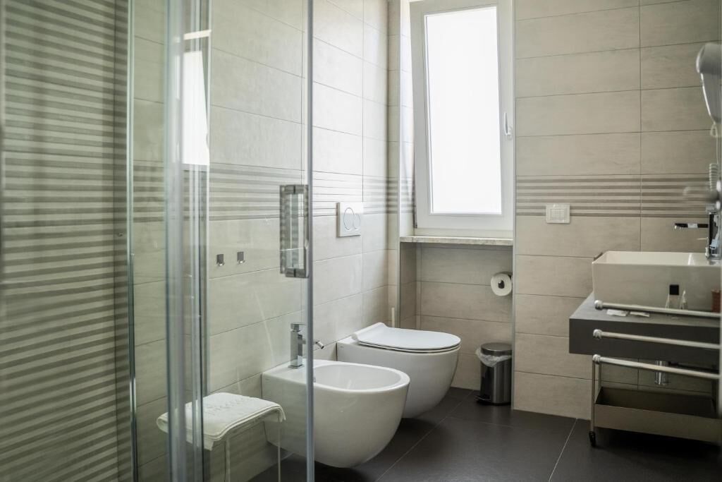 Comfort Double Room, Balcony, City View | Bathroom