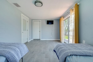 Interior - Lakefront Anglers Oasis in Holiday! 8 Mi to Beach (Holiday)