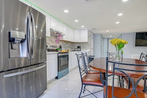 Interior - Lakefront Anglers Oasis in Holiday! 8 Mi to Beach (Holiday)