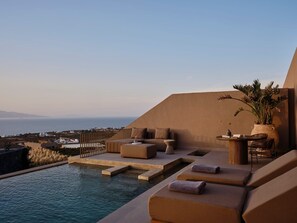 Terrace/patio - Rhethis Suite, Divine Sea Views, Infinity Pool, Oia (Santorini)