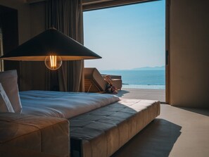 1 bedroom, in-room safe, iron/ironing board, travel cot - Rhethis Suite, Divine Sea Views, Infinity Pool, Oia (Santorini)