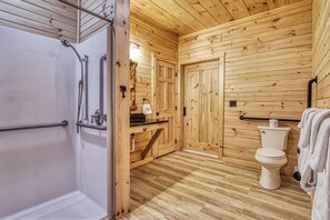 Hair dryer, towels - Beautiful Handicap Accessible Cabin (Sevierville)