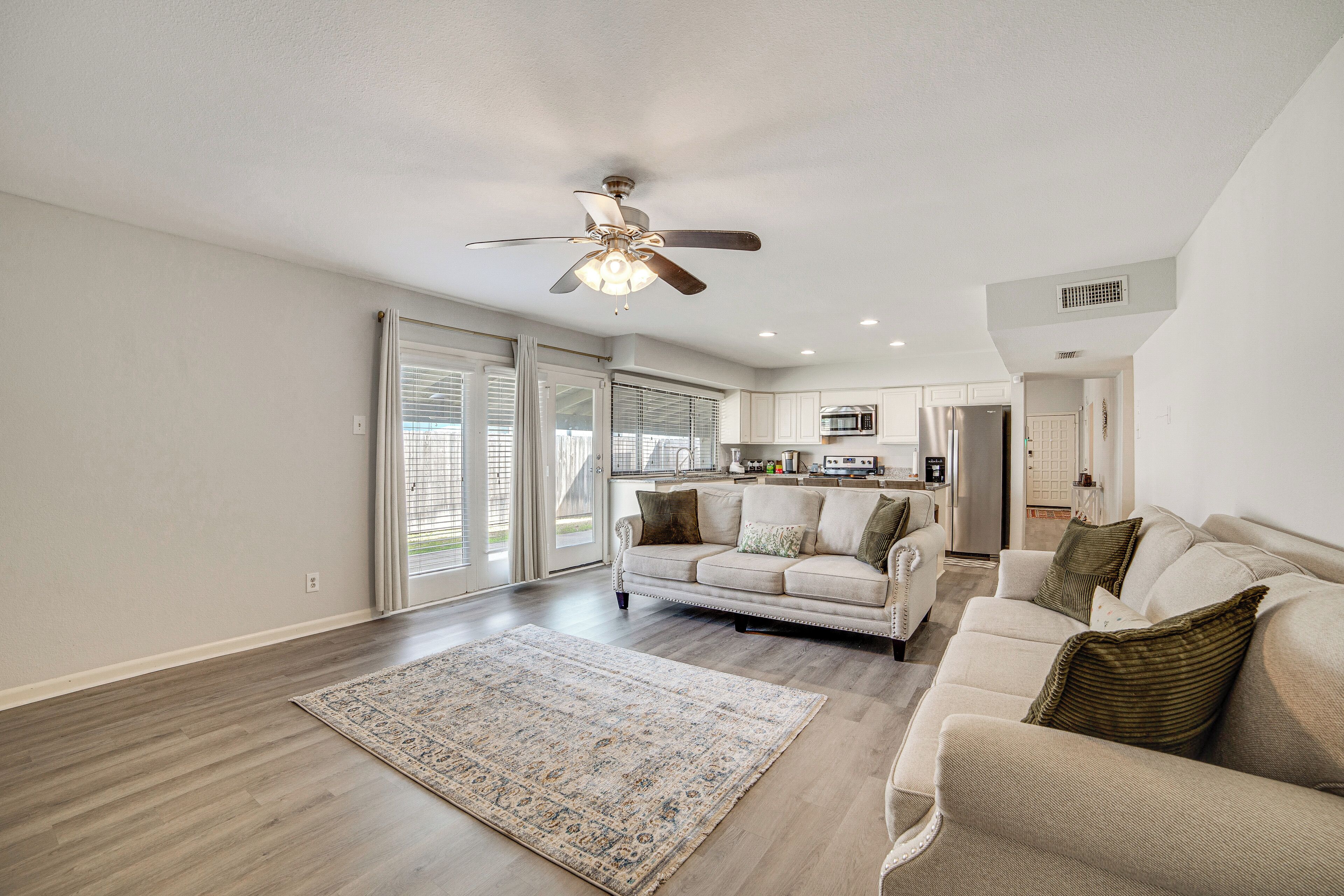 المنشأة من الداخل