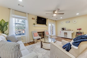 Apartment (2 Bedrooms) | Interior - Great for Families! Quiet Auburn Getaway w/ Deck (Auburn)