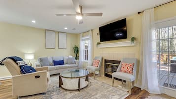 Apartment (2 Bedrooms) | Front of property