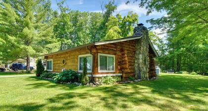 Rifle Lake Cabin! Michigan Outdoor Adventure Pad