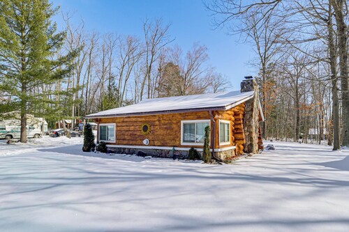 Rifle Lake Cabin! Michigan Outdoor Adventure Pad