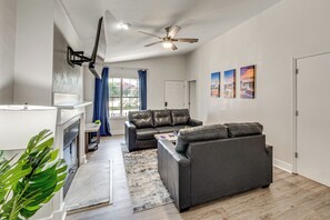 House (3 Bedrooms) | Interior - 2 Mi to Fsu: Pet-friendly Retreat w/ Private Yard (Tallahassee)