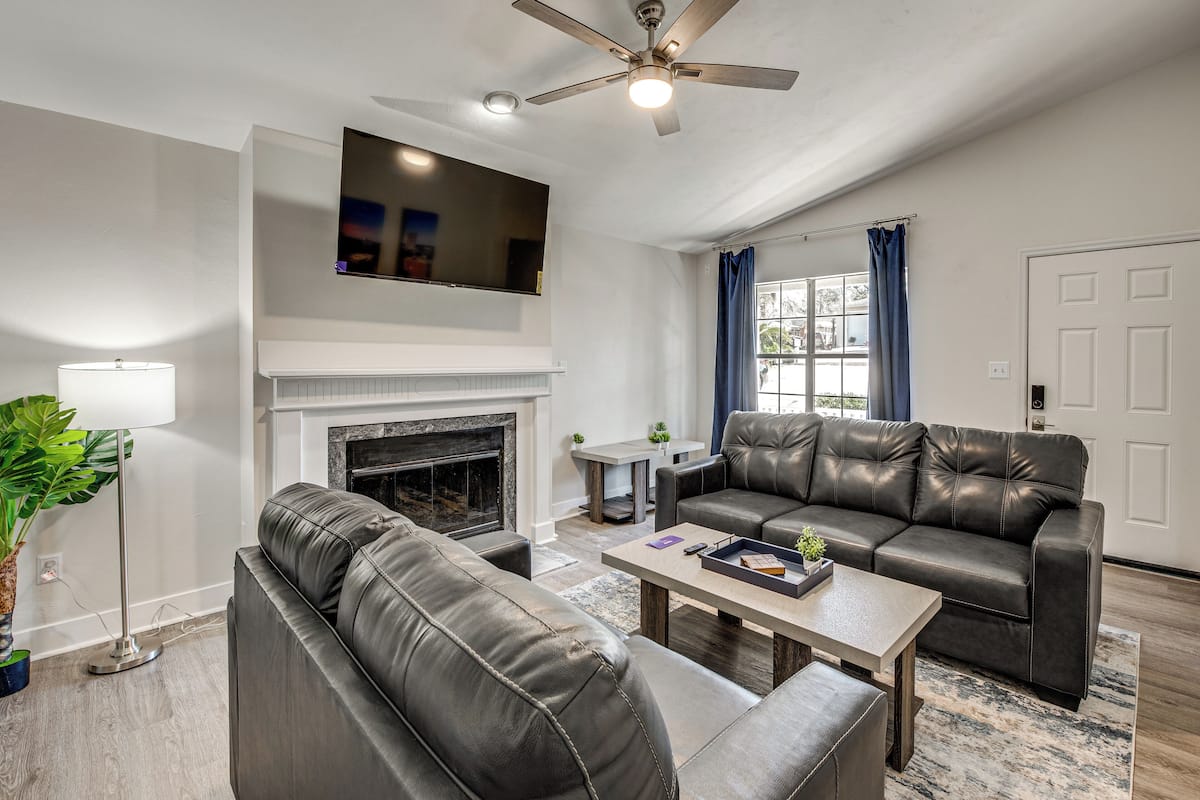 House (3 Bedrooms) | Front of property