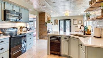 Apartment (1 Bedroom) | Interior